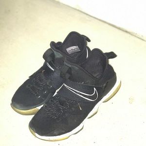 Lebrons men’s size 7